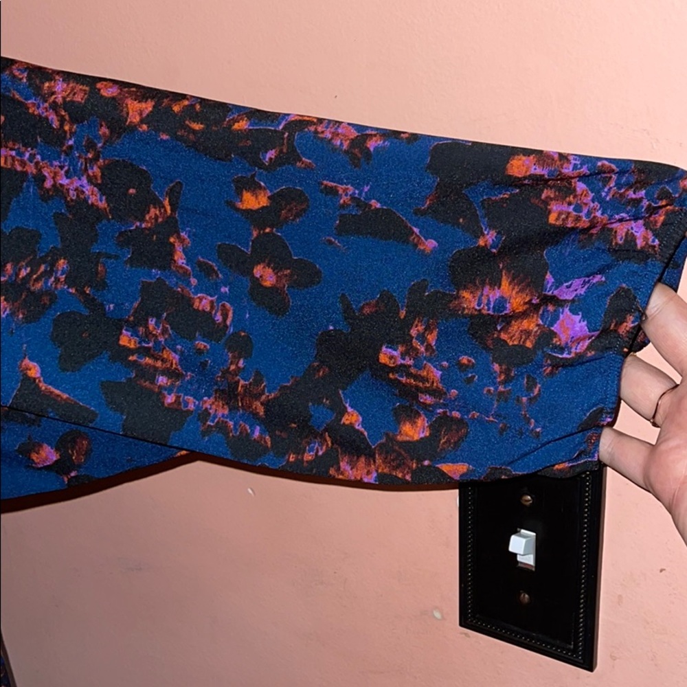 Plus size -Blue patterned blouse - Picture 2 of 5